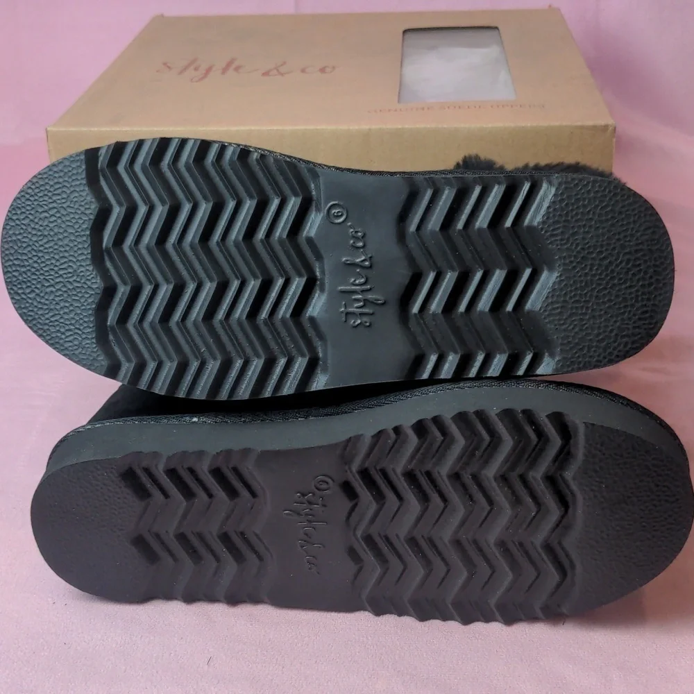 Style & Co Genuine Suede Uppers Black Tiny 2 Boots size 6